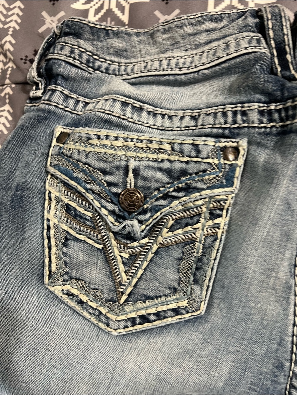 Vigoss Light Wash Capri that were cut by previous owner - Picture 10 of 11